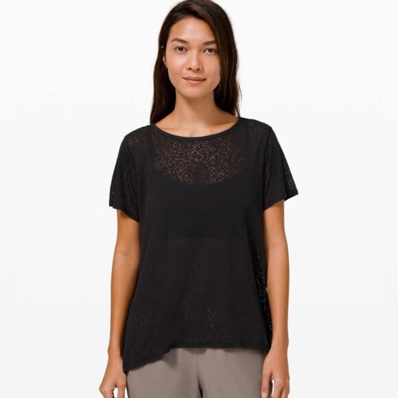 Lululemon Black Loop Around Tee, size M - Picture 2 of 10